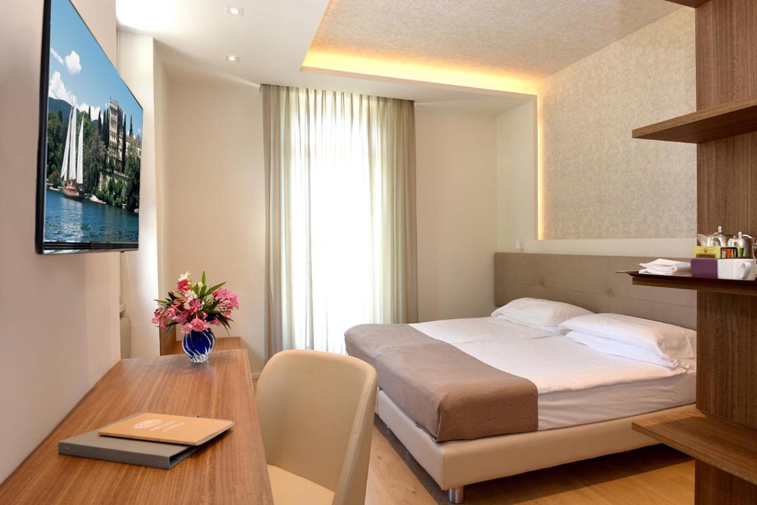 Hotel Monte Baldo e Villa Acquarone Gardone Riviera Esterno foto