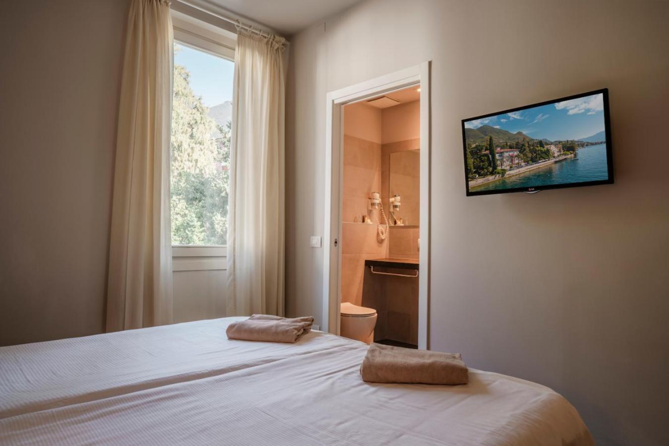 Hotel Monte Baldo e Villa Acquarone Gardone Riviera Esterno foto