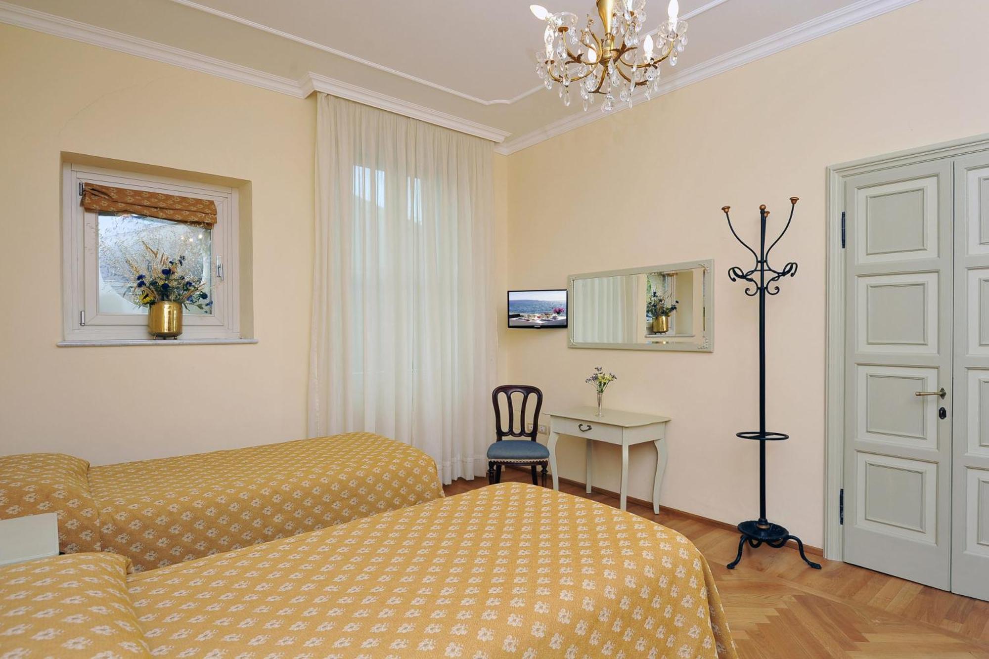 Hotel Monte Baldo e Villa Acquarone Gardone Riviera Camera foto