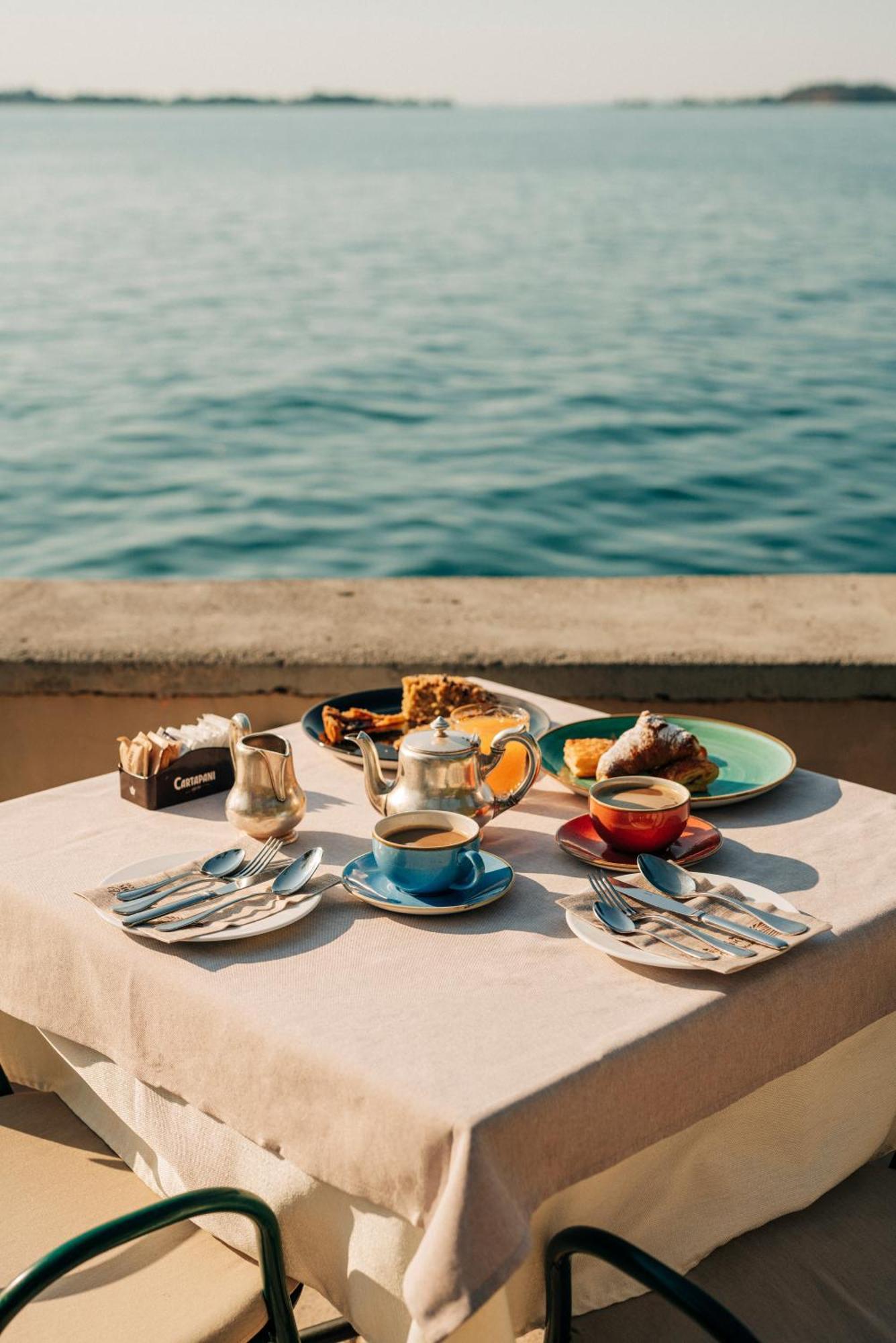 Hotel Monte Baldo e Villa Acquarone Gardone Riviera Esterno foto