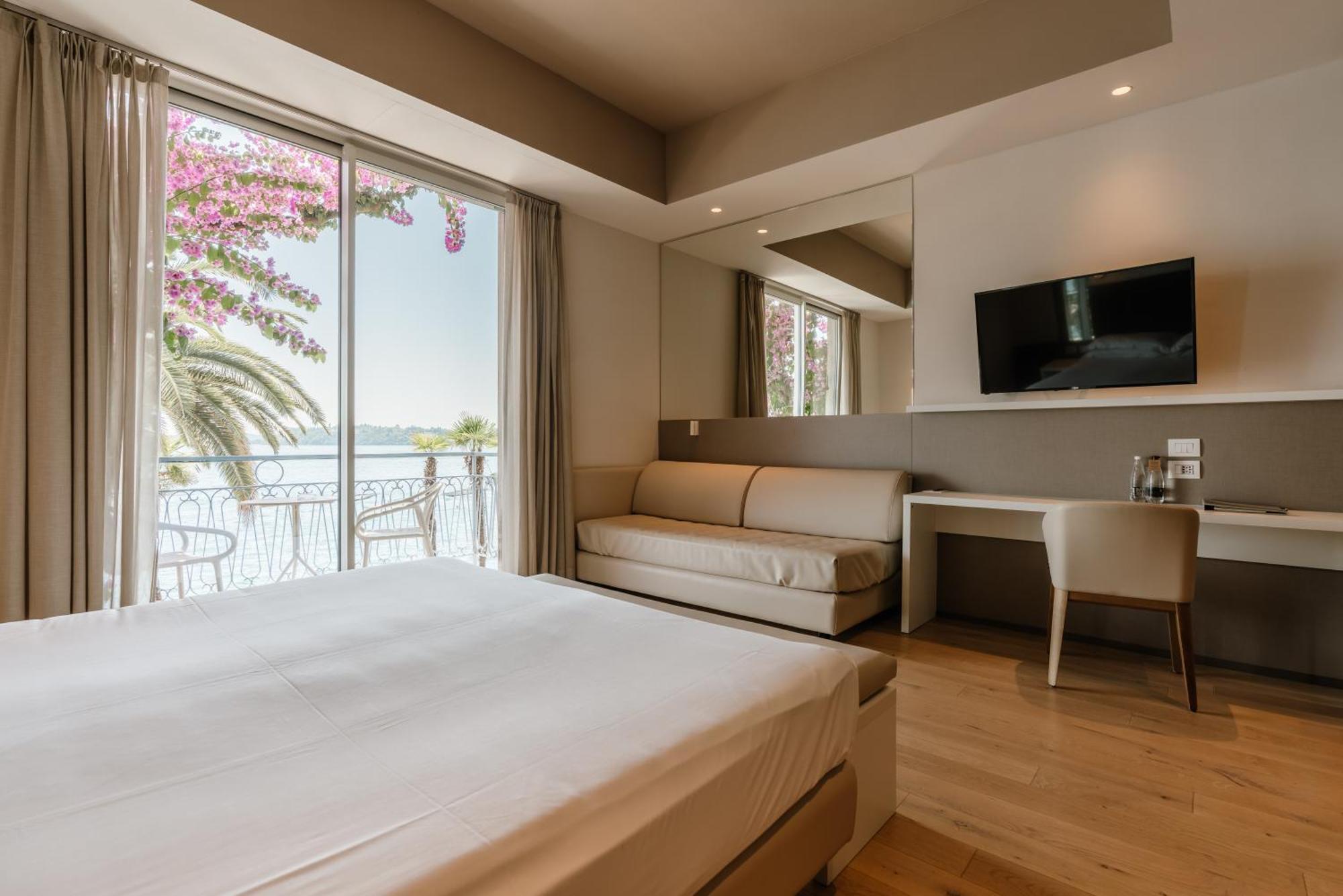 Hotel Monte Baldo e Villa Acquarone Gardone Riviera Esterno foto