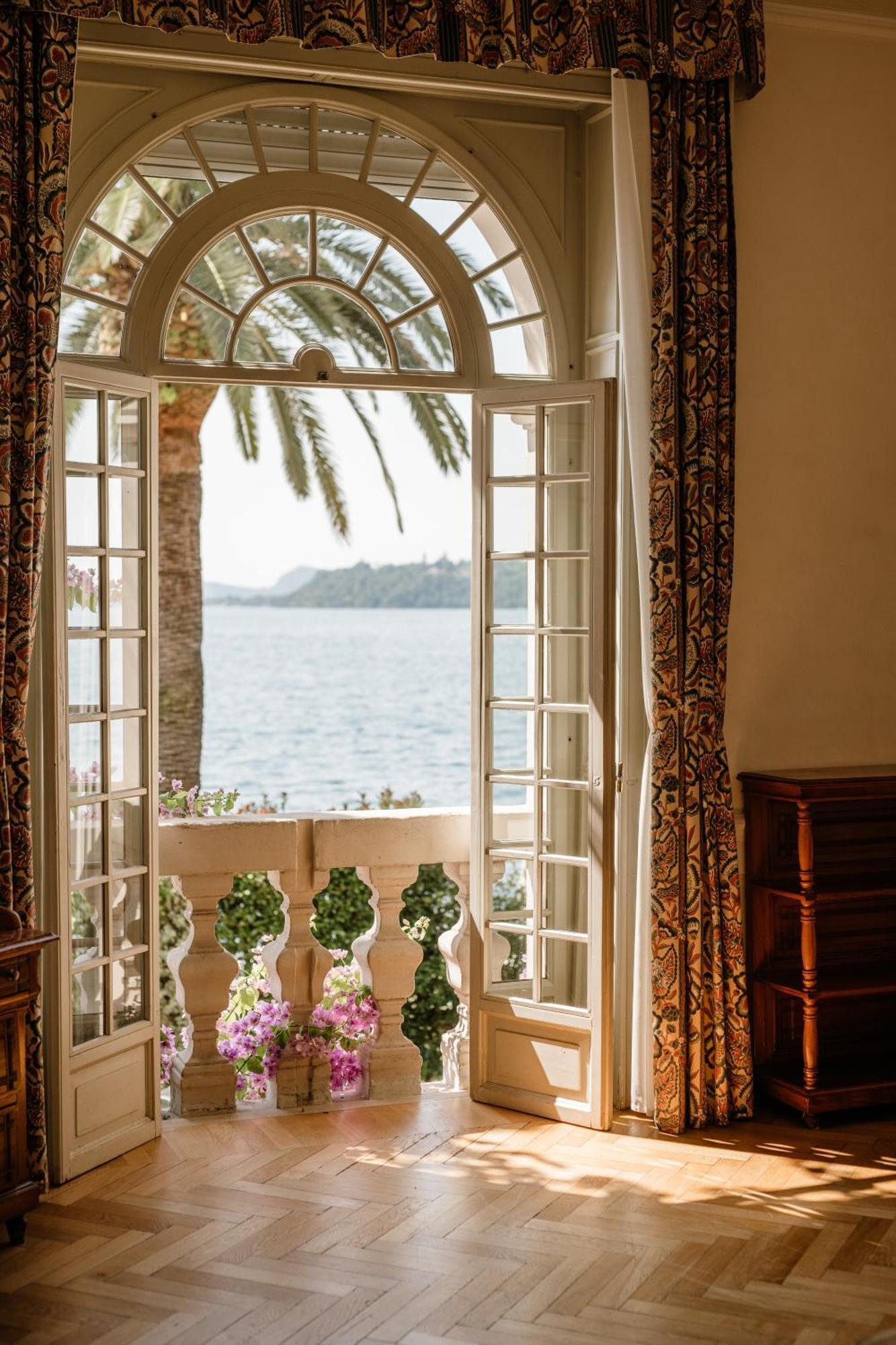 Hotel Monte Baldo e Villa Acquarone Gardone Riviera Esterno foto