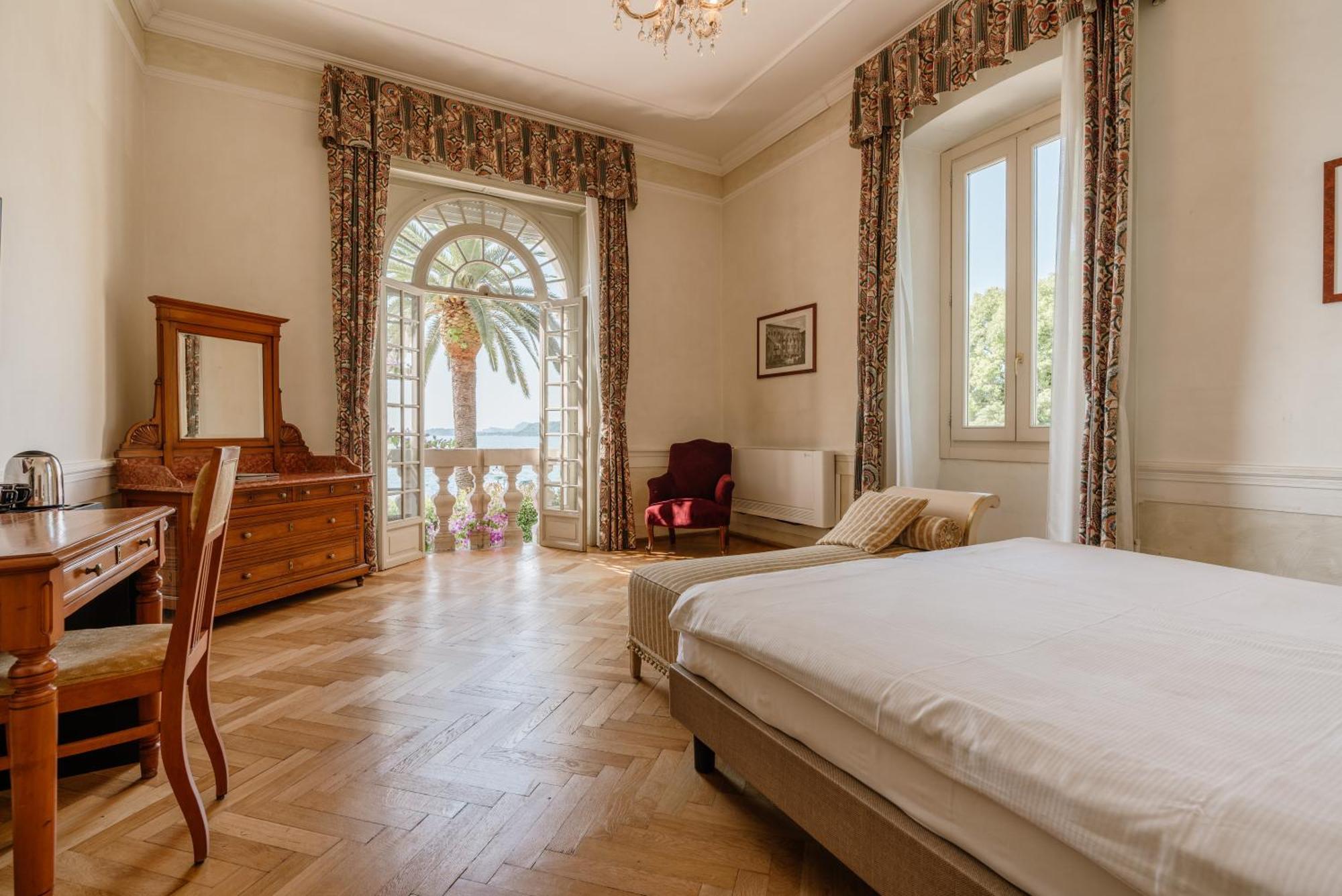 Hotel Monte Baldo e Villa Acquarone Gardone Riviera Esterno foto