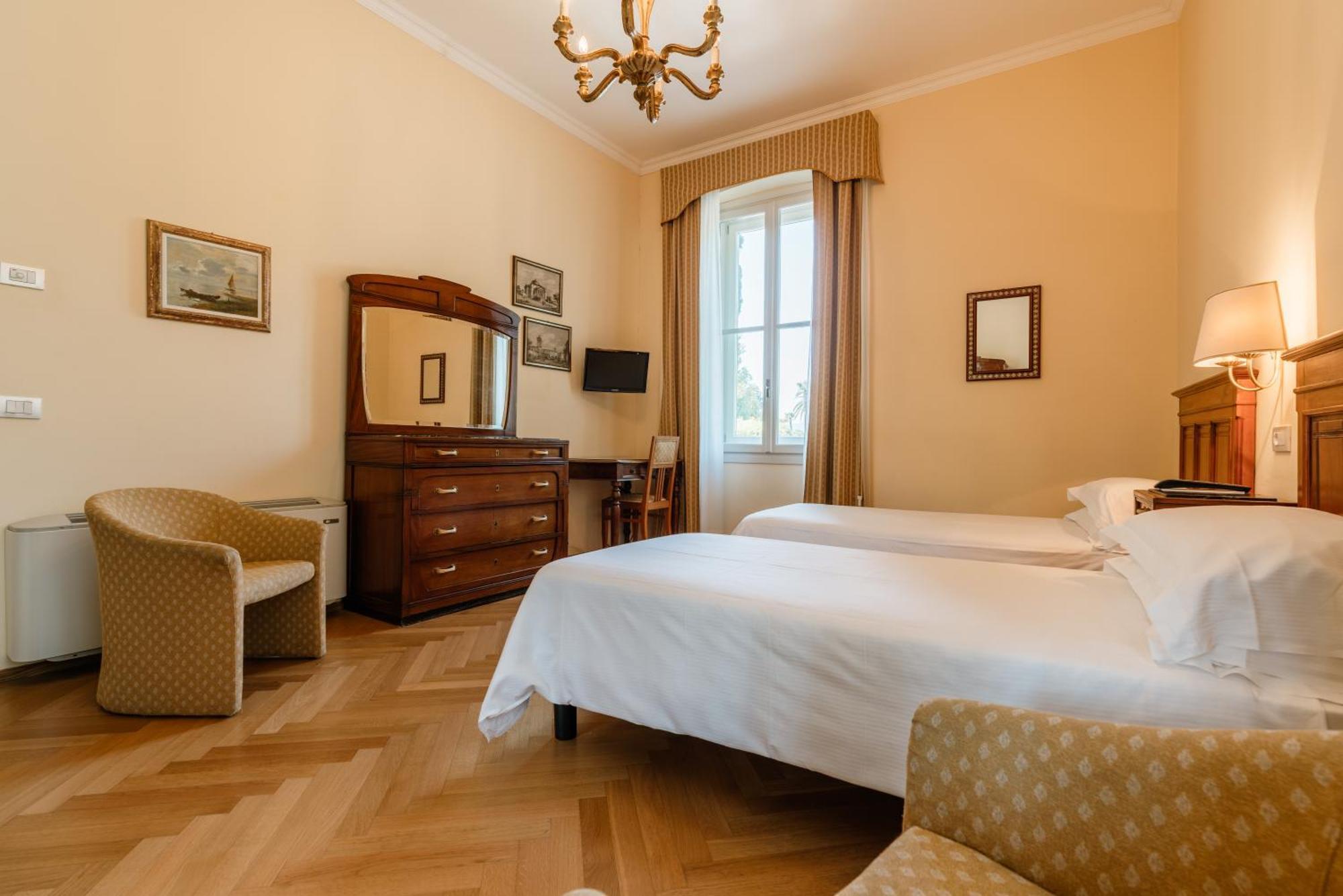 Hotel Monte Baldo e Villa Acquarone Gardone Riviera Esterno foto