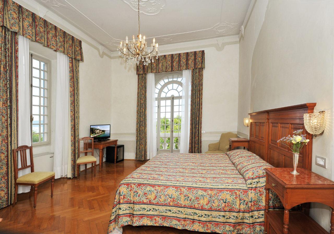 Hotel Monte Baldo e Villa Acquarone Gardone Riviera Esterno foto